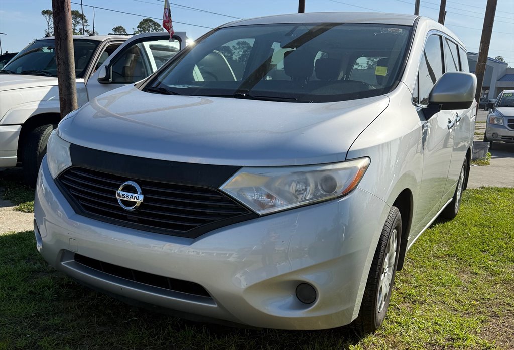 2015 Nissan Quest S's photo